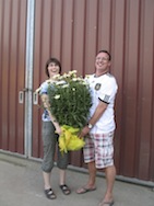 Vergrößern erhielt die Hofherrin Claudia ein kleines Dankeschön