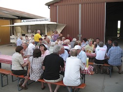 und viele Helfer ließen das Fest ausklingen